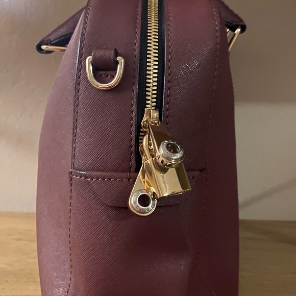 Henri Bendel Top Handle Satchel Very Rare, Wine. - Picture 3 of 11